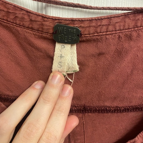 Free People “We The Free” Distressed Oversized Stargazer Henley Top Size Small - Picture 4 of 7